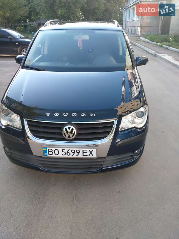 Минивэн Volkswagen Touran 2007 в 