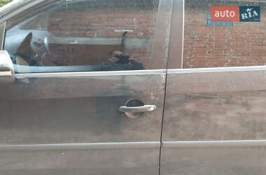 Мінівен Volkswagen Touran 2013 в 
