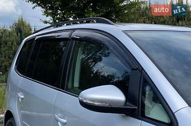 Мінівен Volkswagen Touran 2013 в 