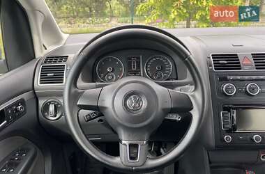 Мінівен Volkswagen Touran 2013 в 