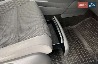 Мінівен Volkswagen Touran 2013 в 