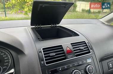 Мінівен Volkswagen Touran 2013 в 