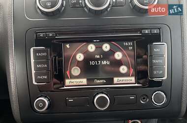 Мінівен Volkswagen Touran 2013 в 