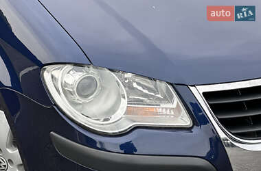 Минивэн Volkswagen Touran 2009 в 