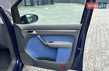 Минивэн Volkswagen Touran 2009 в 