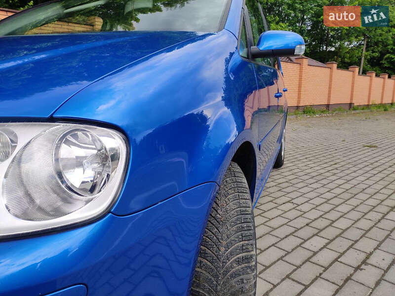 Минивэн Volkswagen Touran 2005 в Красилове