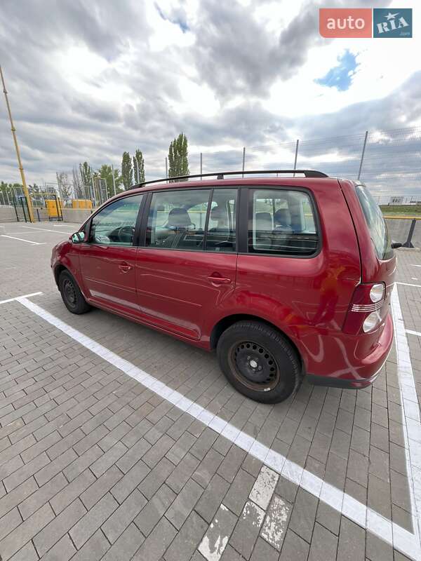 Минивэн Volkswagen Touran 2007 в Первомайске