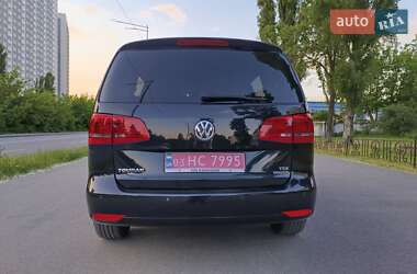 Мінівен Volkswagen Touran 2013 в 