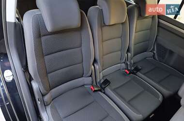Мінівен Volkswagen Touran 2013 в 