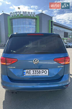 Микровэн Volkswagen Touran 2016 в 