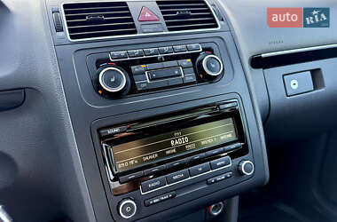 Мінівен Volkswagen Touran 2012 в 