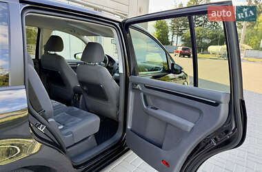 Мінівен Volkswagen Touran 2012 в 