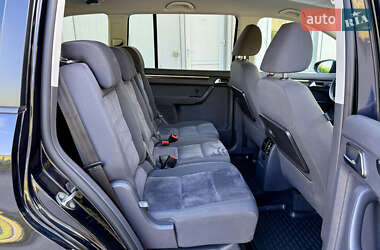 Мінівен Volkswagen Touran 2012 в 
