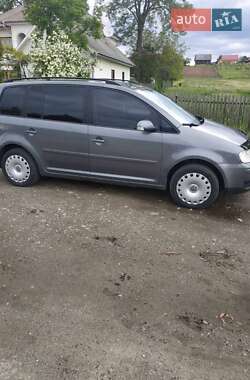 Мінівен Volkswagen Touran 2006 в Чернівцях