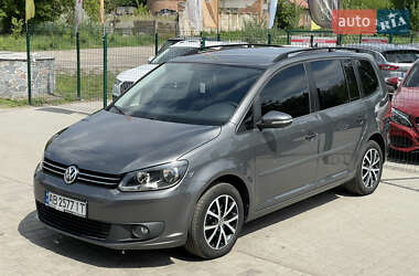 Мінівен Volkswagen Touran 2012 в 