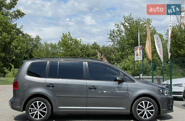 Мінівен Volkswagen Touran 2012 в 