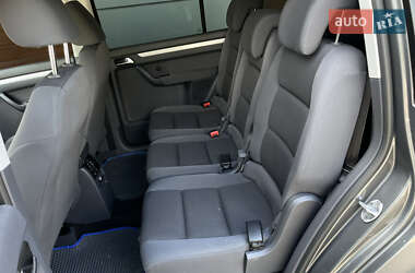 Мінівен Volkswagen Touran 2012 в 