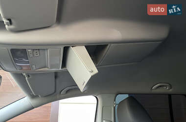Мінівен Volkswagen Touran 2012 в 