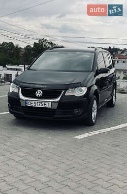 Мінівен Volkswagen Touran 2008 в Чернівцях