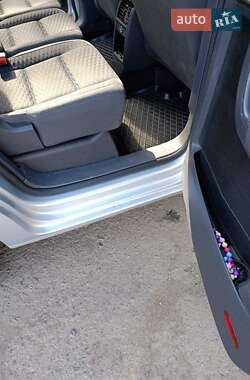 Минивэн Volkswagen Touran 2007 в 