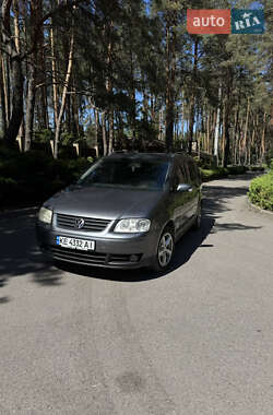 Минивэн Volkswagen Touran 2006 в 