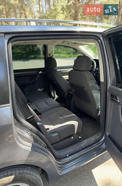 Минивэн Volkswagen Touran 2006 в 