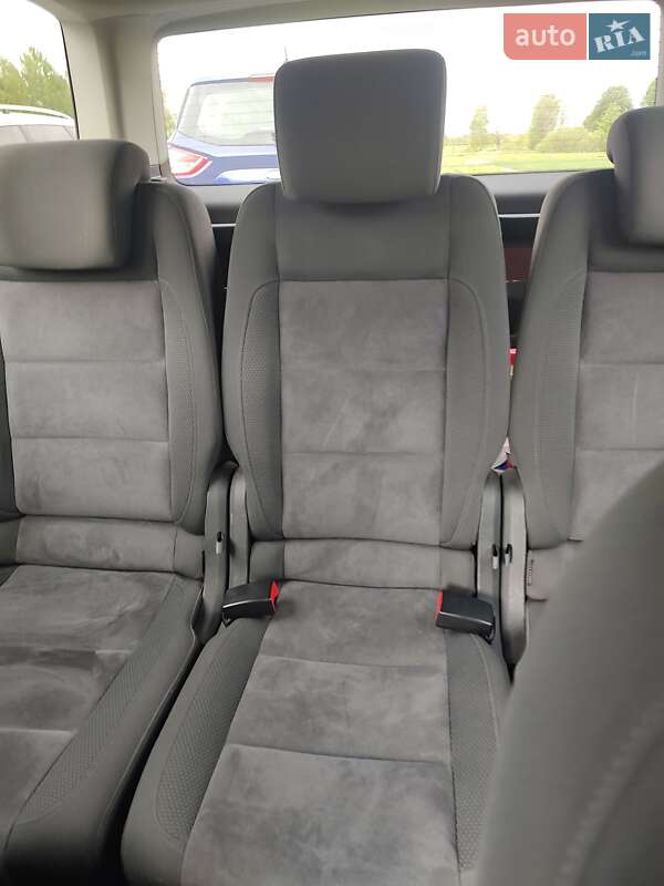 Мінівен Volkswagen Touran 2011 в Ємільчиному