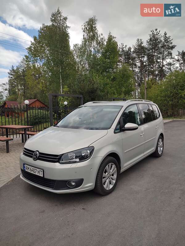 Мінівен Volkswagen Touran 2011 в Ємільчиному