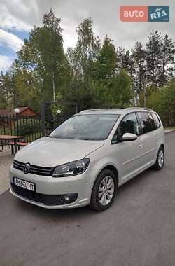 Минивэн Volkswagen Touran 2011 в 