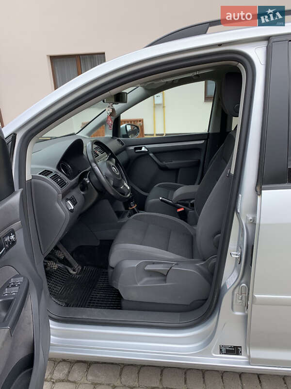 Мінівен Volkswagen Touran 2012 в Львові