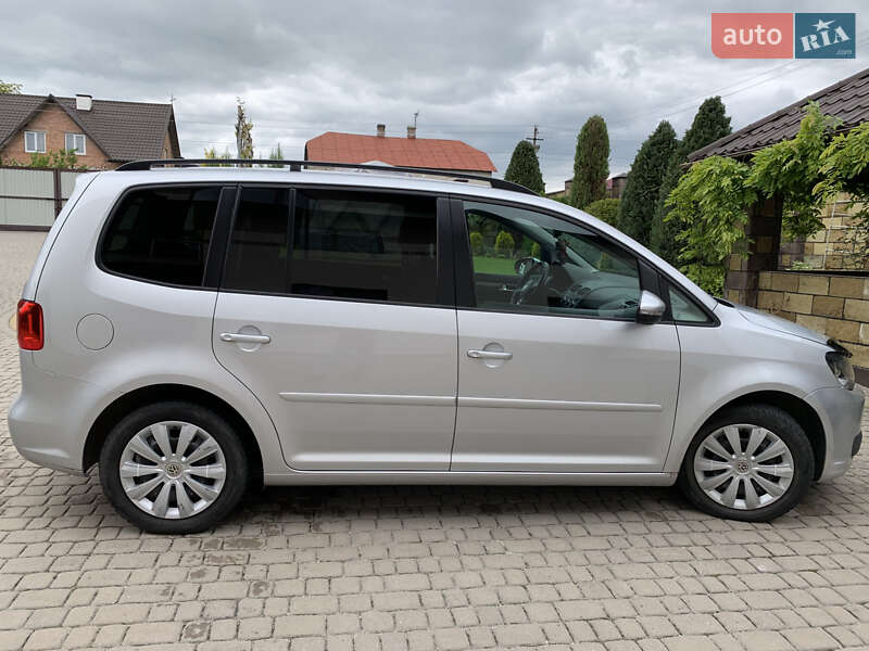 Мінівен Volkswagen Touran 2012 в Львові
