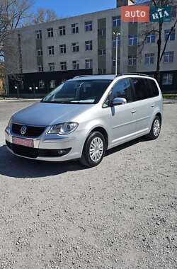 Мінівен Volkswagen Touran 2007 в Кам'янському