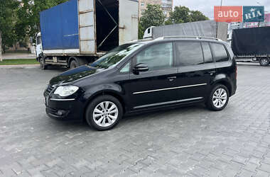 Минивэн Volkswagen Touran 2010 в Луцке