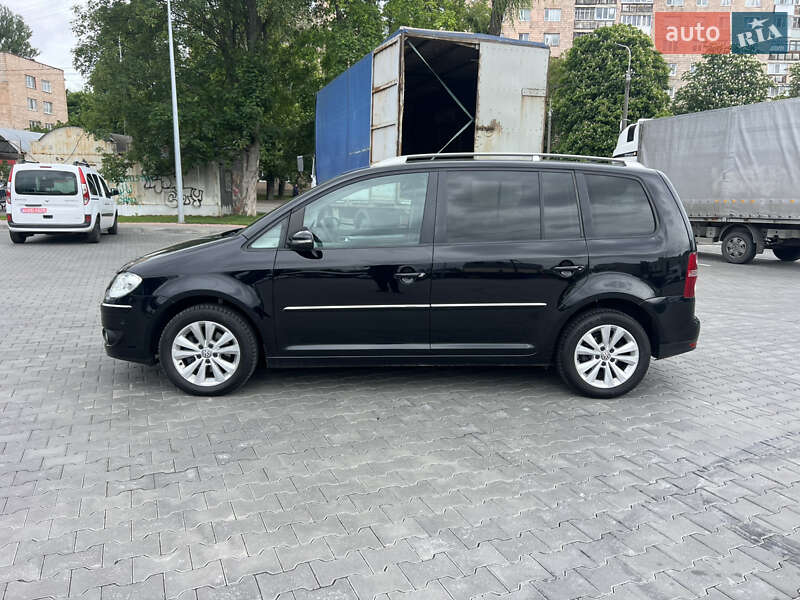 Мінівен Volkswagen Touran 2010 в Луцьку
