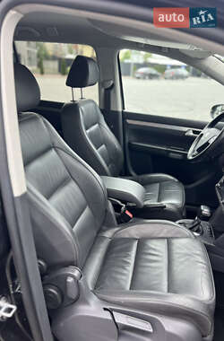 Минивэн Volkswagen Touran 2010 в 