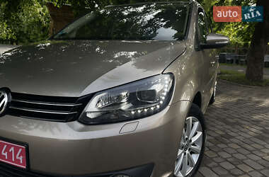 Минивэн Volkswagen Touran 2012 в 