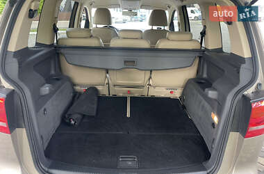 Минивэн Volkswagen Touran 2012 в 