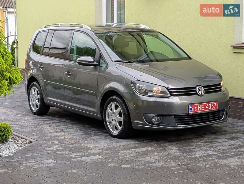 Мінівен Volkswagen Touran 2013 в 