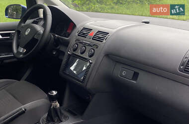 Минивэн Volkswagen Touran 2010 в 