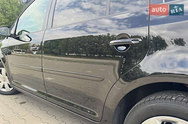 Мінівен Volkswagen Touran 2011 в 
