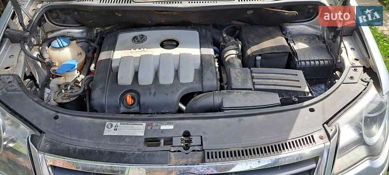 Минивэн Volkswagen Touran 2009 в Чернигове