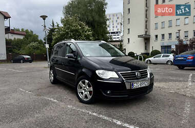 Минивэн Volkswagen Touran 2007 в Никополе