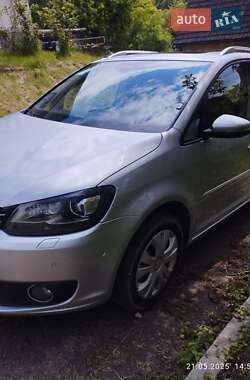 Минивэн Volkswagen Touran 2014 в 