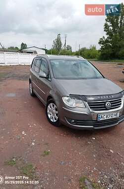 Мінівен Volkswagen Touran 2006 в Володимирі
