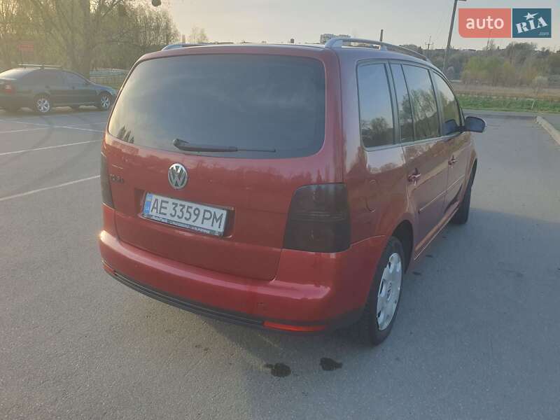 Мінівен Volkswagen Touran 2007 в Бучі