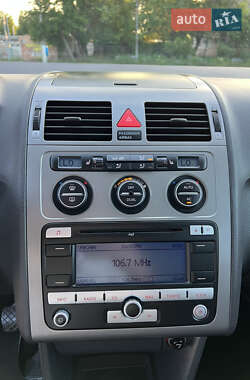 Минивэн Volkswagen Touran 2008 в 