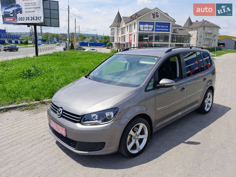 Минивэн Volkswagen Touran 2011 в 