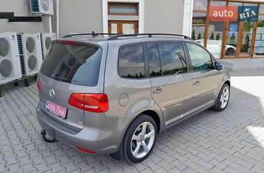 Минивэн Volkswagen Touran 2011 в 