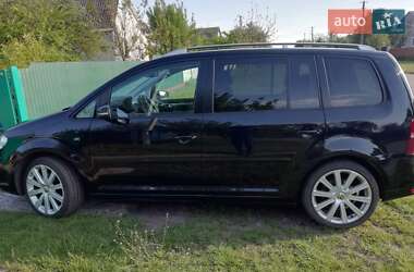 Минивэн Volkswagen Touran 2010 в Чернобае