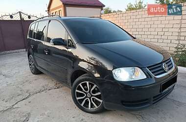 Мінівен Volkswagen Touran 2006 в Дніпрі